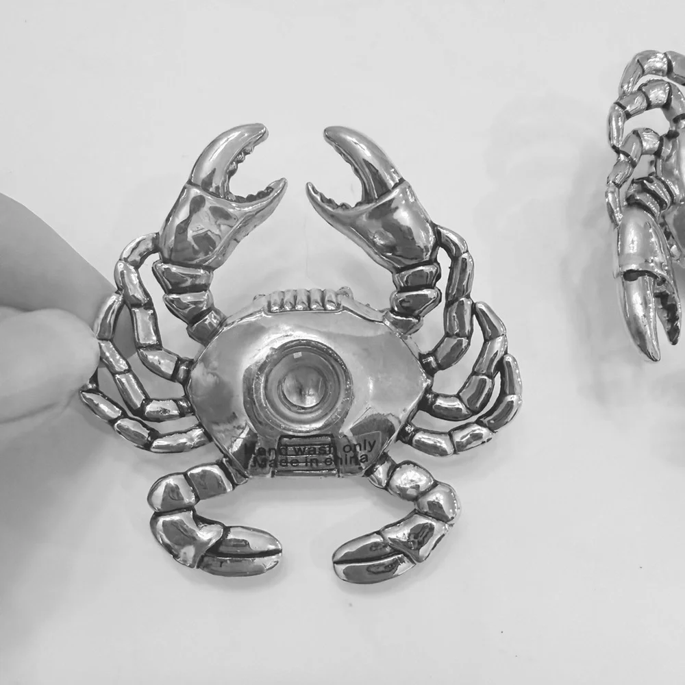 Beach Crab's silver metal salt and pepper shakers